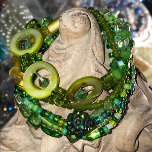 Green with envy stretch bracelet